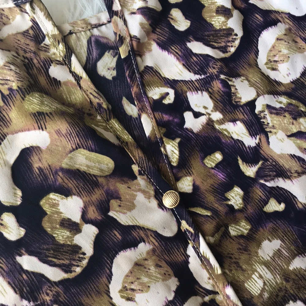 Button Back Blouse - Picture 3 of 6